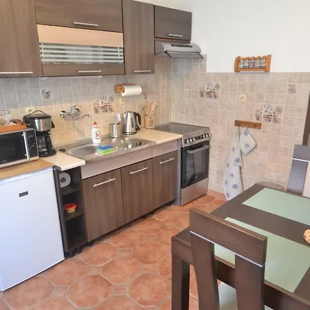 Apartment And Veronika *